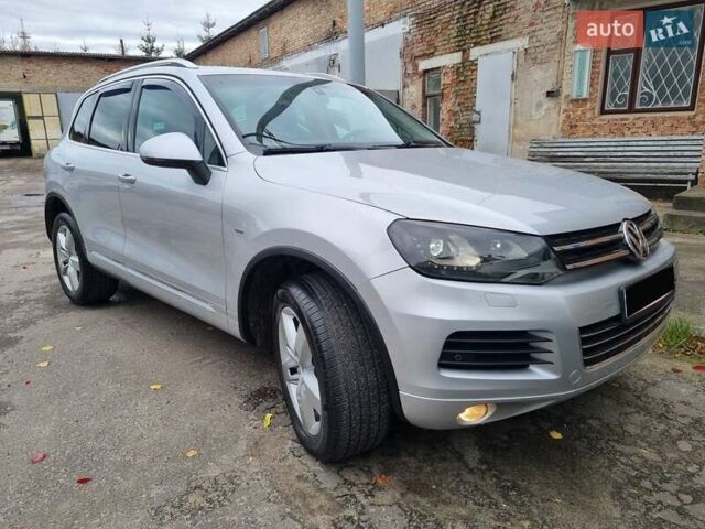Фольксваген Туарег 2013 в Ровно на Automoto.ua Серый Фольксваген Туарег, объемом двигателя 3 л и пробегом 311 тыс. км за 20999 $, фото 32 на Automoto.ua