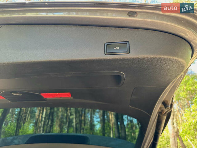 Серый Фольксваген Туарег, объемом двигателя 2.97 л и пробегом 224 тыс. км за 28086 $, фото 30 на Automoto.ua