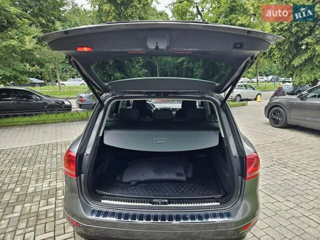 Сірий Фольксваген Туарег, об'ємом двигуна 2.97 л та пробігом 263 тис. км за 18790 $, фото 21 на Automoto.ua