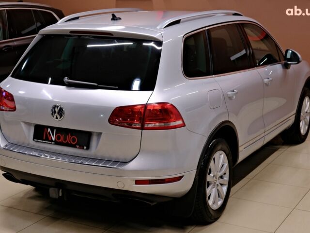 Серый Фольксваген Туарег, объемом двигателя 3 л и пробегом 219 тыс. км за 17900 $, фото 4 на Automoto.ua