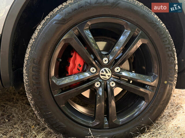 Серый Фольксваген Туарег, объемом двигателя 2.97 л и пробегом 224 тыс. км за 28086 $, фото 33 на Automoto.ua