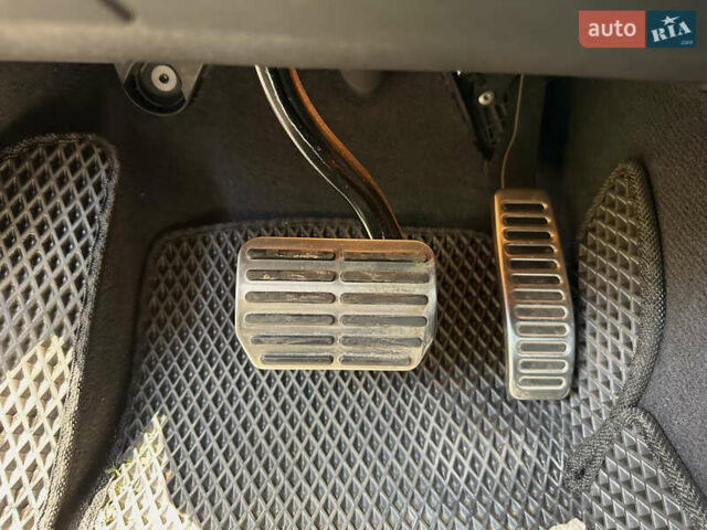 Серый Фольксваген Туарег, объемом двигателя 2.97 л и пробегом 224 тыс. км за 28086 $, фото 24 на Automoto.ua