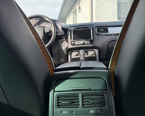 Сірий Фольксваген Туарег, об'ємом двигуна 2.97 л та пробігом 282 тис. км за 21300 $, фото 18 на Automoto.ua