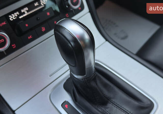 Сірий Фольксваген Туарег, об'ємом двигуна 2.97 л та пробігом 223 тис. км за 24600 $, фото 138 на Automoto.ua