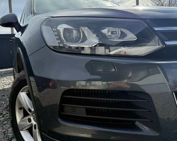 Сірий Фольксваген Туарег, об'ємом двигуна 2.97 л та пробігом 282 тис. км за 21300 $, фото 23 на Automoto.ua