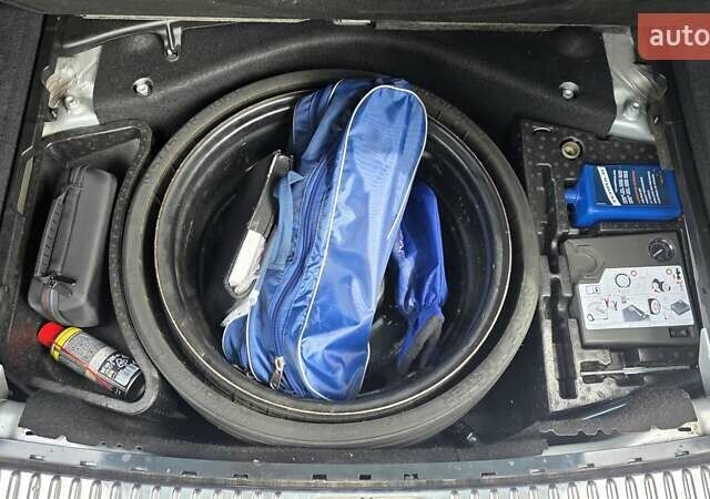 Серый Фольксваген Туарег, объемом двигателя 3 л и пробегом 275 тыс. км за 20500 $, фото 11 на Automoto.ua