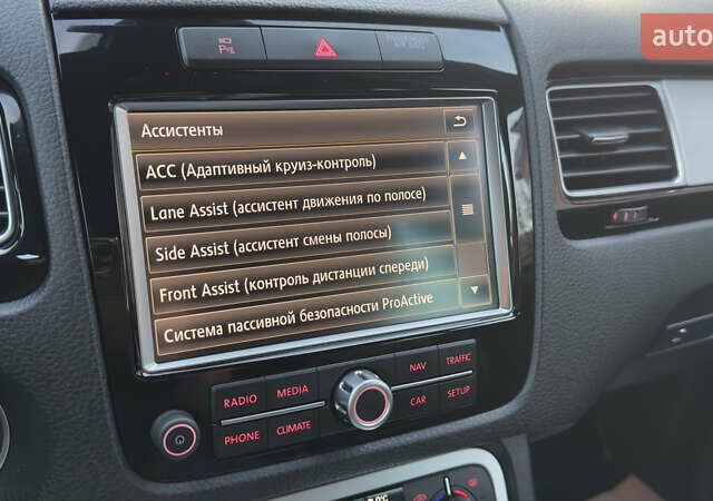 Сірий Фольксваген Туарег, об'ємом двигуна 2.97 л та пробігом 223 тис. км за 24600 $, фото 140 на Automoto.ua