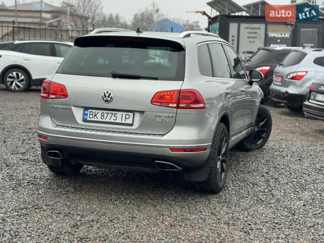 Сірий Фольксваген Туарег, об'ємом двигуна 3 л та пробігом 190 тис. км за 23800 $, фото 11 на Automoto.ua
