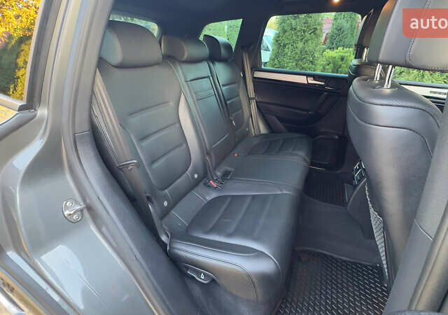 Сірий Фольксваген Туарег, об'ємом двигуна 2.97 л та пробігом 223 тис. км за 24600 $, фото 127 на Automoto.ua