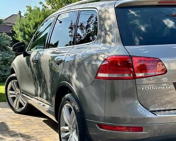 Серый Фольксваген Туарег, объемом двигателя 3 л и пробегом 228 тыс. км за 19999 $, фото 15 на Automoto.ua