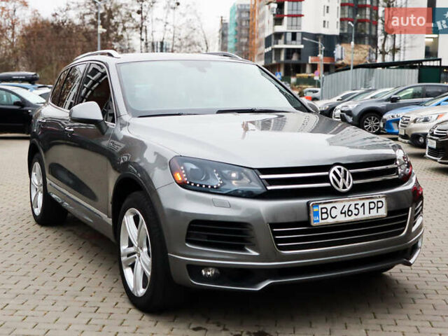 Серый Фольксваген Туарег, объемом двигателя 2.97 л и пробегом 142 тыс. км за 25500 $, фото 3 на Automoto.ua