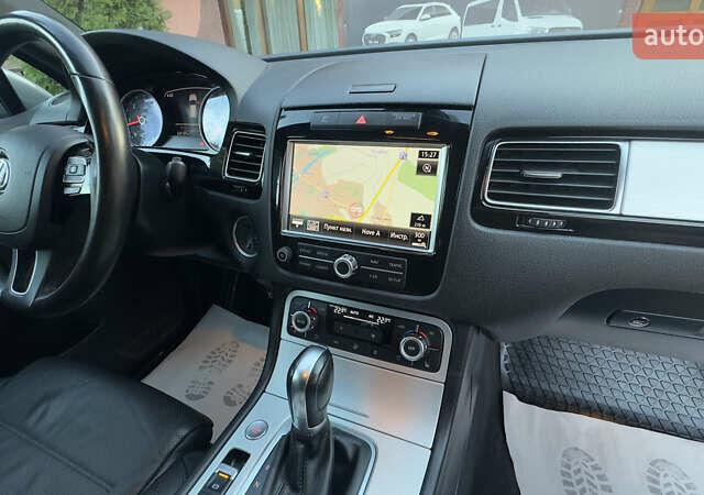 Сірий Фольксваген Туарег, об'ємом двигуна 2.97 л та пробігом 223 тис. км за 24600 $, фото 101 на Automoto.ua