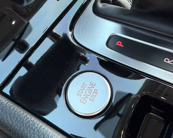 Сірий Фольксваген Туарег, об'ємом двигуна 2.97 л та пробігом 280 тис. км за 23000 $, фото 33 на Automoto.ua