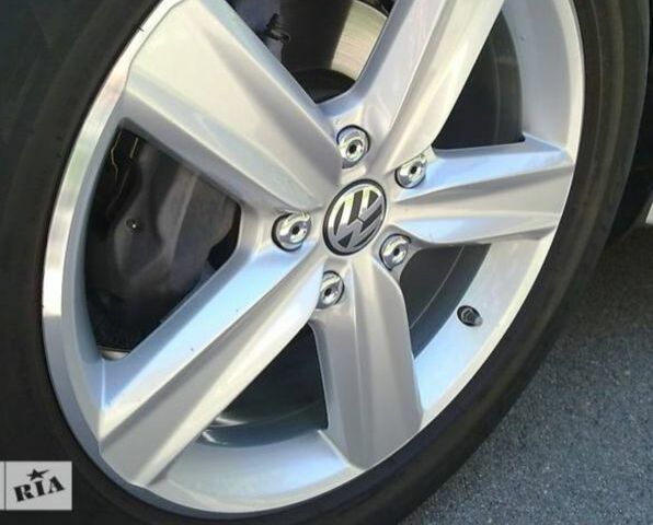 Серый Фольксваген Туарег, объемом двигателя 3 л и пробегом 80 тыс. км за 29264 $, фото 3 на Automoto.ua