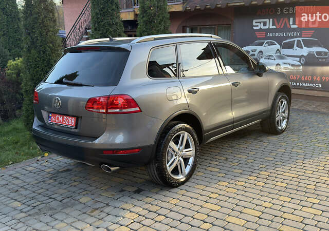 Сірий Фольксваген Туарег, об'ємом двигуна 2.97 л та пробігом 223 тис. км за 24600 $, фото 26 на Automoto.ua