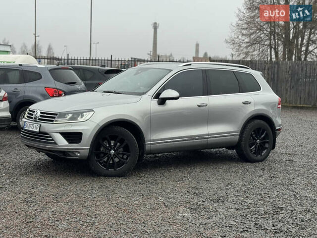 Сірий Фольксваген Туарег, об'ємом двигуна 3 л та пробігом 190 тис. км за 23800 $, фото 3 на Automoto.ua