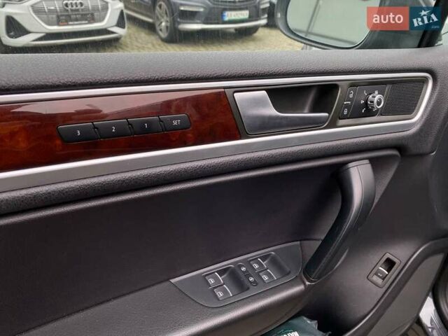 Сірий Фольксваген Туарег, об'ємом двигуна 2.97 л та пробігом 157 тис. км за 24300 $, фото 13 на Automoto.ua