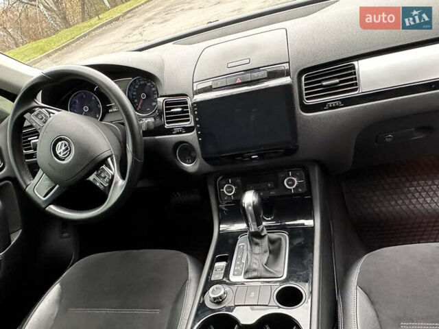 Сірий Фольксваген Туарег, об'ємом двигуна 3 л та пробігом 210 тис. км за 20800 $, фото 18 на Automoto.ua