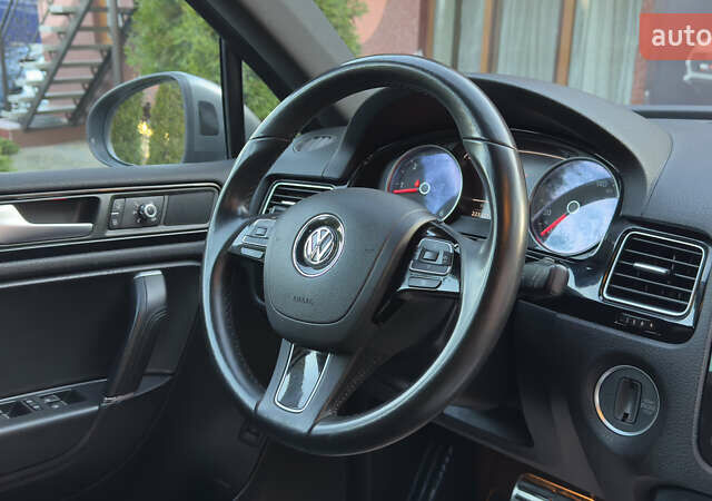 Сірий Фольксваген Туарег, об'ємом двигуна 2.97 л та пробігом 223 тис. км за 24600 $, фото 104 на Automoto.ua