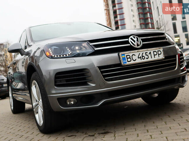Серый Фольксваген Туарег, объемом двигателя 2.97 л и пробегом 142 тыс. км за 25500 $, фото 5 на Automoto.ua