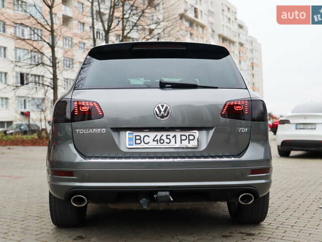 Серый Фольксваген Туарег, объемом двигателя 2.97 л и пробегом 142 тыс. км за 25500 $, фото 15 на Automoto.ua