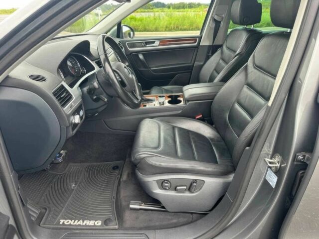 Серый Фольксваген Туарег, объемом двигателя 3 л и пробегом 88 тыс. км за 6000 $, фото 10 на Automoto.ua