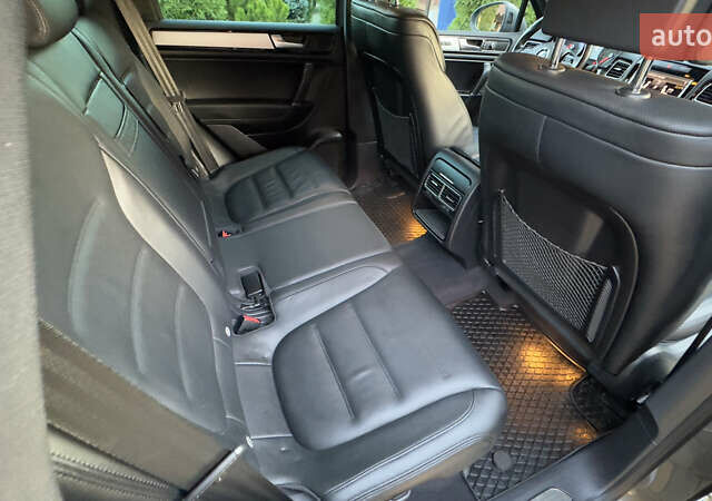 Сірий Фольксваген Туарег, об'ємом двигуна 2.97 л та пробігом 223 тис. км за 24600 $, фото 128 на Automoto.ua