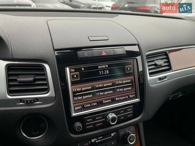 Сірий Фольксваген Туарег, об'ємом двигуна 2.97 л та пробігом 157 тис. км за 24300 $, фото 17 на Automoto.ua