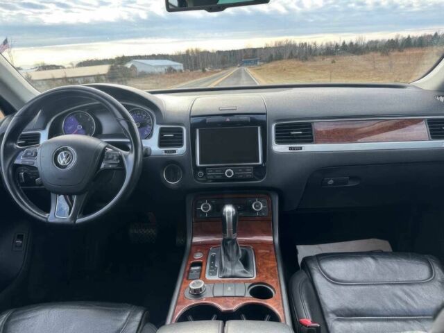 Серый Фольксваген Туарег, объемом двигателя 3 л и пробегом 81 тыс. км за 7500 $, фото 7 на Automoto.ua