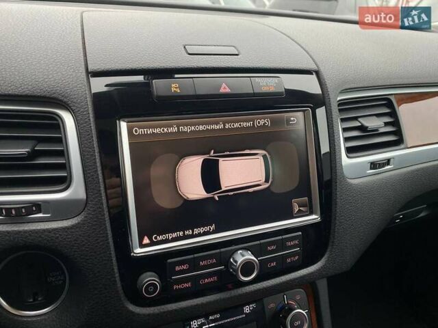 Сірий Фольксваген Туарег, об'ємом двигуна 2.97 л та пробігом 157 тис. км за 24300 $, фото 18 на Automoto.ua