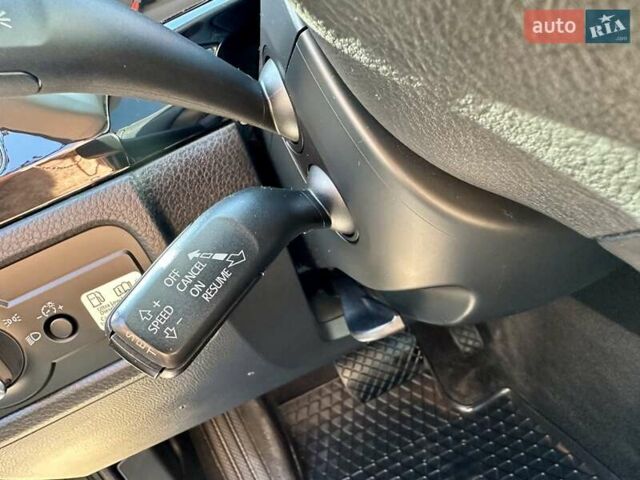 Серый Фольксваген Туарег, объемом двигателя 3 л и пробегом 228 тыс. км за 19999 $, фото 33 на Automoto.ua