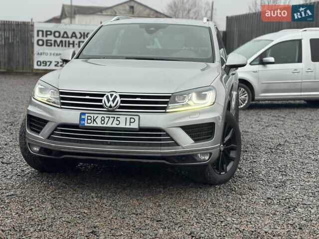 Сірий Фольксваген Туарег, об'ємом двигуна 3 л та пробігом 190 тис. км за 23800 $, фото 5 на Automoto.ua