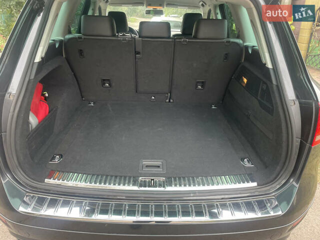 Серый Фольксваген Туарег, объемом двигателя 3 л и пробегом 278 тыс. км за 17500 $, фото 29 на Automoto.ua