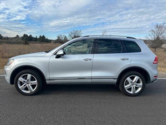 Серый Фольксваген Туарег, объемом двигателя 3 л и пробегом 81 тыс. км за 7500 $, фото 3 на Automoto.ua