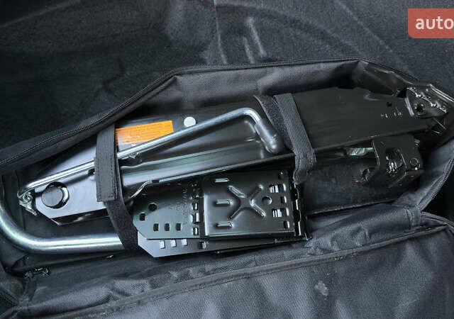 Сірий Фольксваген Туарег, об'ємом двигуна 2.97 л та пробігом 223 тис. км за 24600 $, фото 24 на Automoto.ua