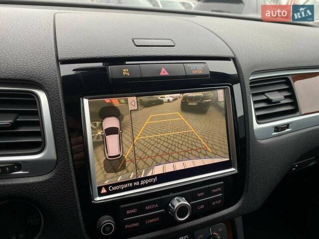 Сірий Фольксваген Туарег, об'ємом двигуна 2.97 л та пробігом 157 тис. км за 24300 $, фото 19 на Automoto.ua