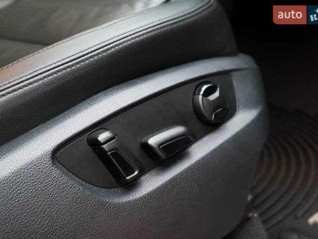 Серый Фольксваген Туарег, объемом двигателя 2.97 л и пробегом 142 тыс. км за 25500 $, фото 49 на Automoto.ua