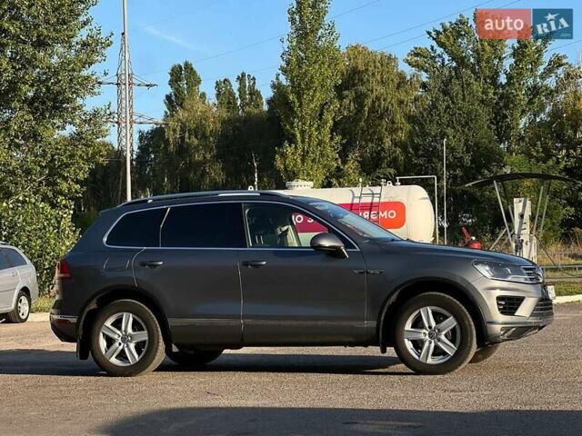 Серый Фольксваген Туарег, объемом двигателя 2.97 л и пробегом 274 тыс. км за 20500 $, фото 10 на Automoto.ua