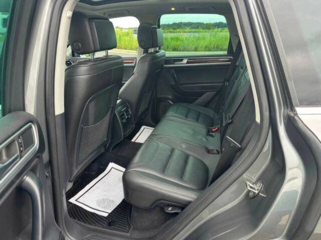 Серый Фольксваген Туарег, объемом двигателя 3 л и пробегом 82 тыс. км за 3900 $, фото 10 на Automoto.ua