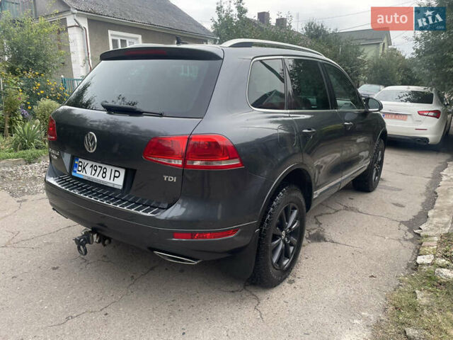 Серый Фольксваген Туарег, объемом двигателя 3 л и пробегом 278 тыс. км за 17500 $, фото 8 на Automoto.ua