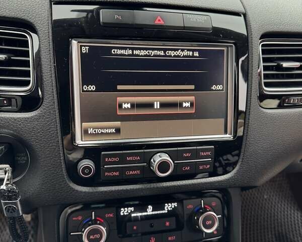 Сірий Фольксваген Туарег, об'ємом двигуна 2.97 л та пробігом 270 тис. км за 24000 $, фото 12 на Automoto.ua