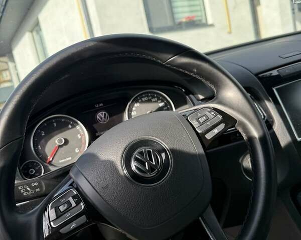 Сірий Фольксваген Туарег, об'ємом двигуна 2.97 л та пробігом 282 тис. км за 21300 $, фото 33 на Automoto.ua