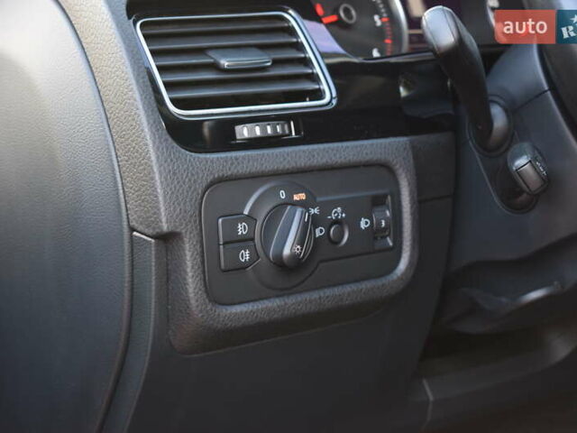 Сірий Фольксваген Туарег, об'ємом двигуна 2.97 л та пробігом 338 тис. км за 18900 $, фото 20 на Automoto.ua