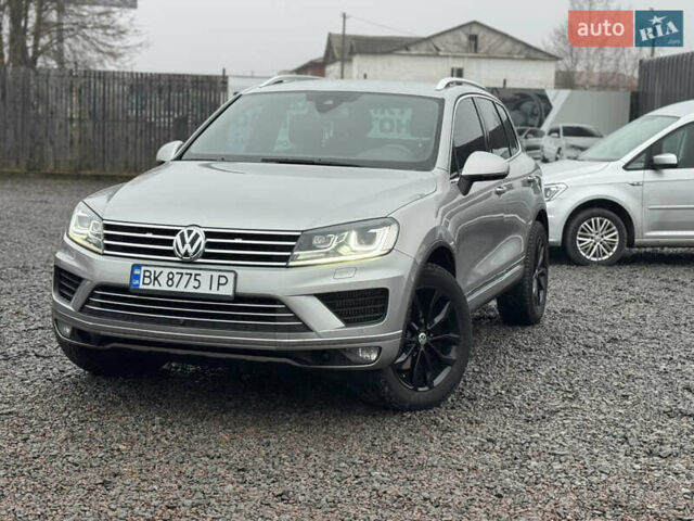 Сірий Фольксваген Туарег, об'ємом двигуна 3 л та пробігом 190 тис. км за 23800 $, фото 6 на Automoto.ua