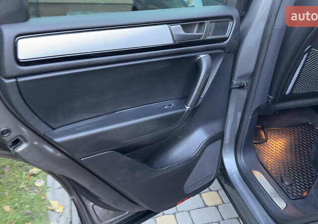 Сірий Фольксваген Туарег, об'ємом двигуна 2.97 л та пробігом 223 тис. км за 24600 $, фото 84 на Automoto.ua