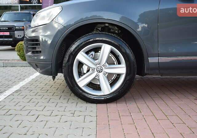 Сірий Фольксваген Туарег, об'ємом двигуна 2.97 л та пробігом 338 тис. км за 18900 $, фото 16 на Automoto.ua