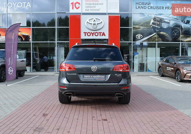 Сірий Фольксваген Туарег, об'ємом двигуна 2.97 л та пробігом 338 тис. км за 18900 $, фото 3 на Automoto.ua