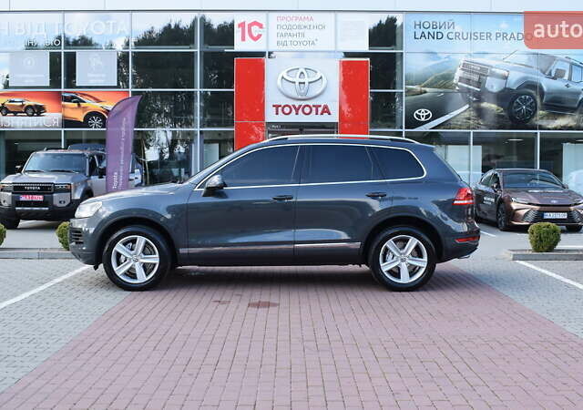 Сірий Фольксваген Туарег, об'ємом двигуна 2.97 л та пробігом 338 тис. км за 18900 $, фото 2 на Automoto.ua