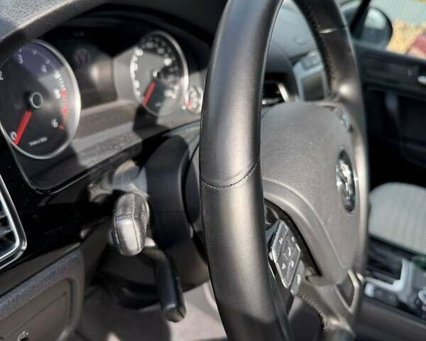 Сірий Фольксваген Туарег, об'ємом двигуна 2.97 л та пробігом 282 тис. км за 21300 $, фото 32 на Automoto.ua