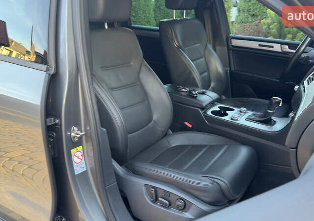 Сірий Фольксваген Туарег, об'ємом двигуна 2.97 л та пробігом 223 тис. км за 24600 $, фото 125 на Automoto.ua